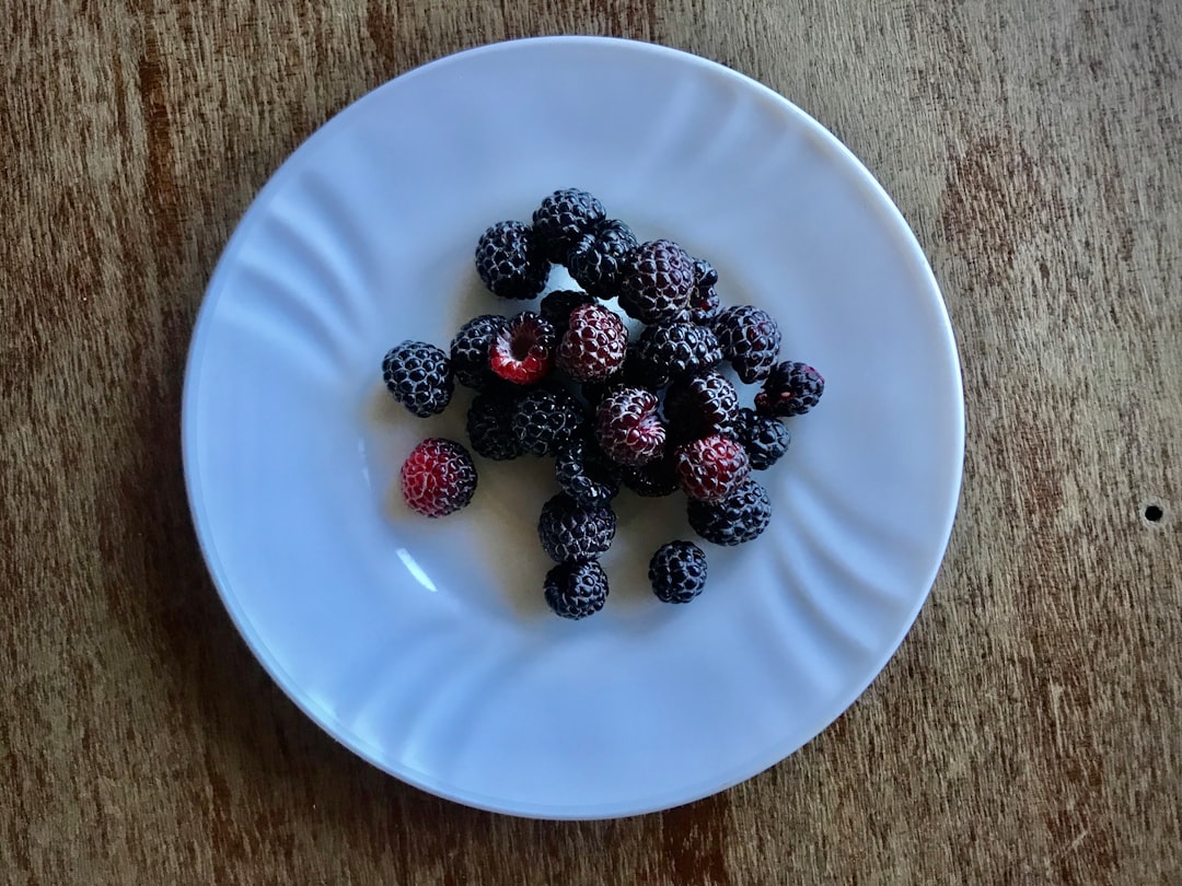 Photo wild berries processing